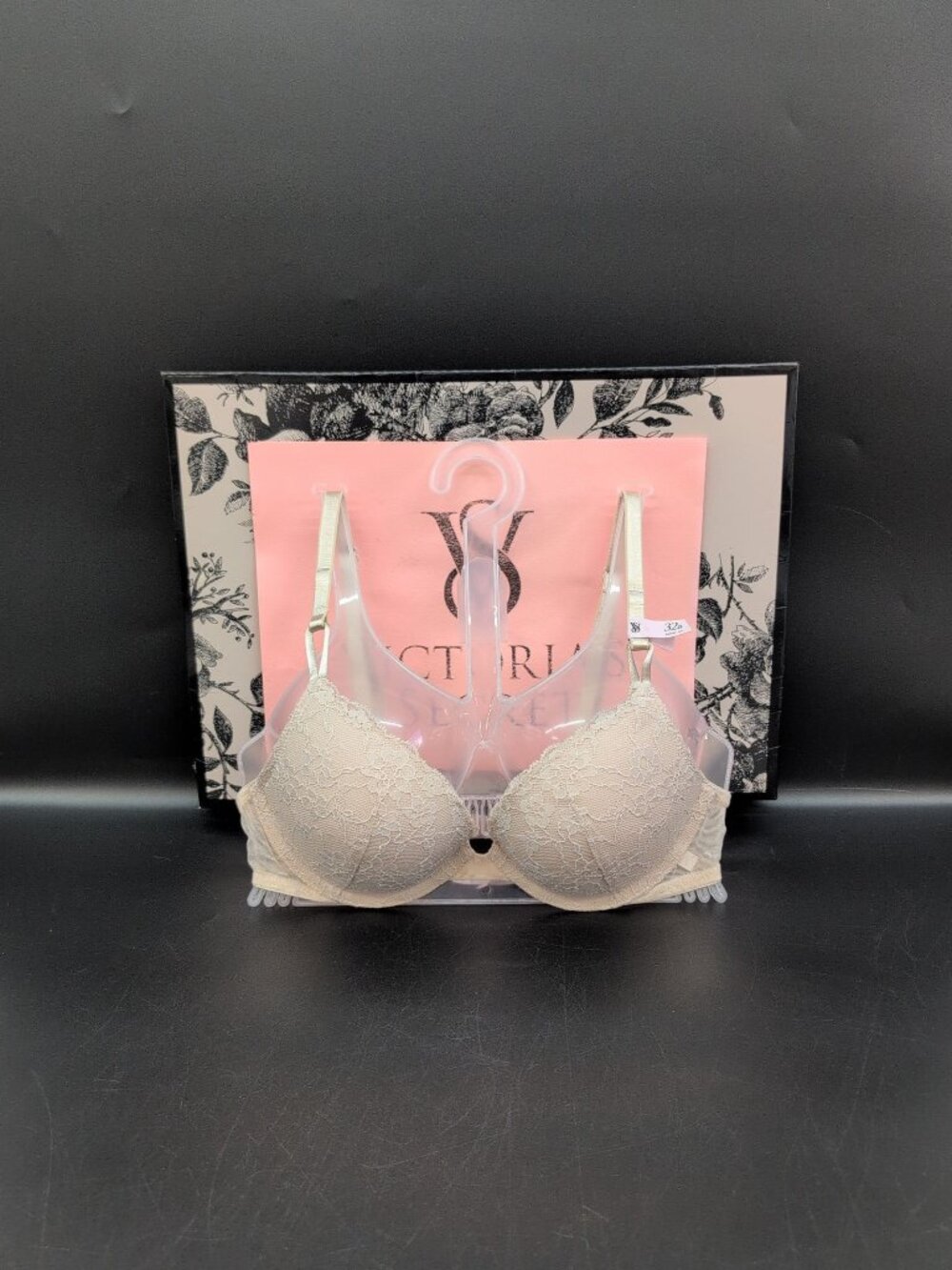 Victoria Secret Sexy Tee Posey Lace Push Up Bra Size 32B Marzipan